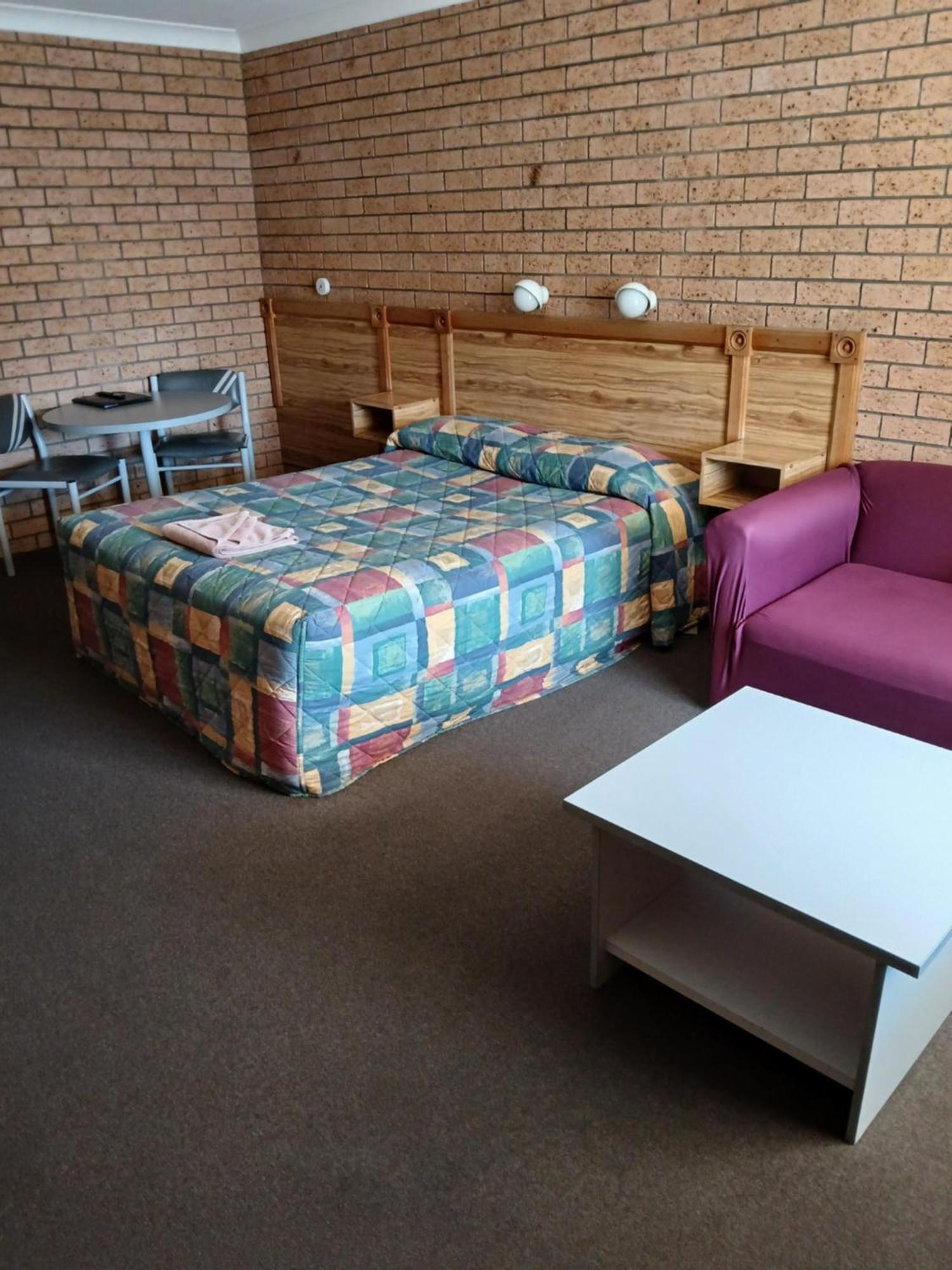 Aaron Inn Motel Narrabri Eksteriør billede